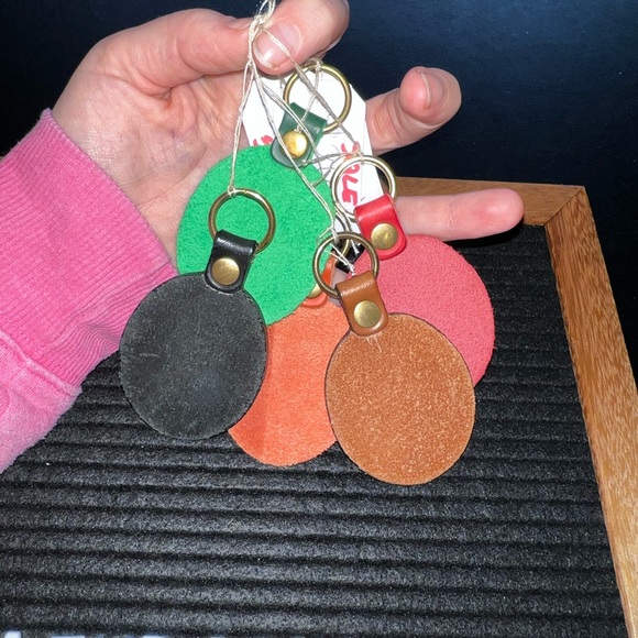 Genuine leather Longaberger key fob - Picture 3 of 9